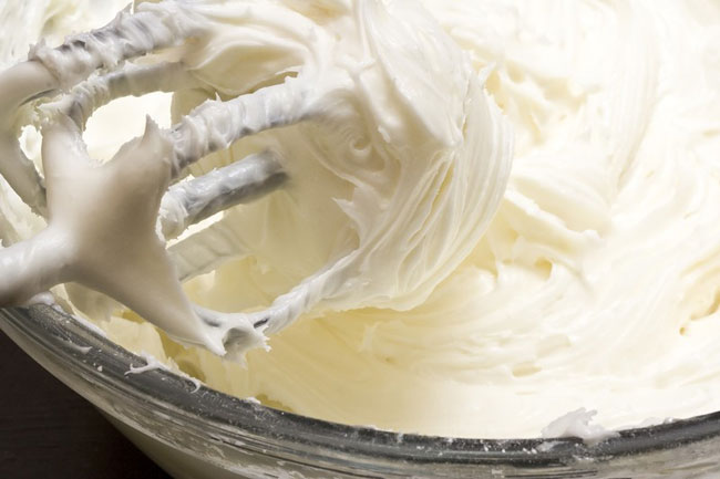 Hướng dẫn cách làm kem bánh gato từ lòng trắng trứng