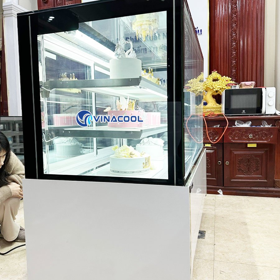 Tủ mát trưng bày bánh kem 3 tầng 